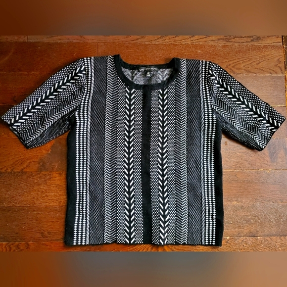 3/$75 Saks Fifth Avenue Sweater - Picture 1 of 3